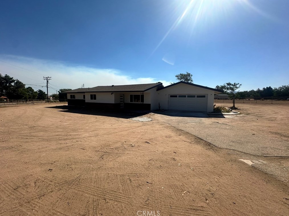 7677 11th Ave, Hesperia, CA 92345