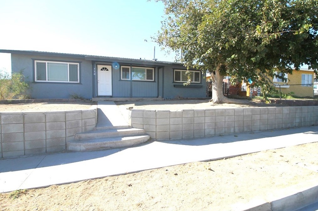 750 Elm Dr, Barstow, CA 92311