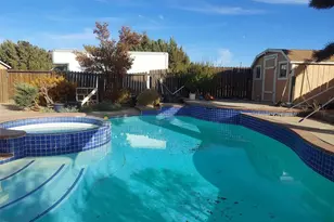 10521 Hollister Rd, Oak Hills, CA 92344 - Photo 4