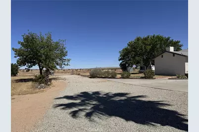 35648 Mountain View Road, Hinkley, CA 92347 - Photo 36