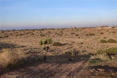 9955 Macron Street, Oak Hills, CA 92344 - Photo 22