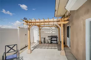 10022 Silver Rock Rd, Pinon Hills, CA 92372 - Photo 8