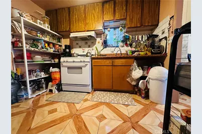 315 W 63rd Place, Los Angeles, CA 90003 - Photo 10