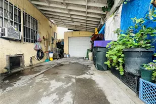 315 W 63rd Pl, Los Angeles, CA 90003 - Photo 14