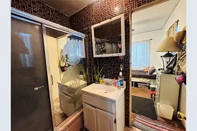 315 W 63rd Place, Los Angeles, CA 90003 - Photo 8