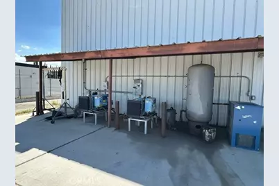 17200 Jasmine Street, Victorville, CA 92395 - Photo 10