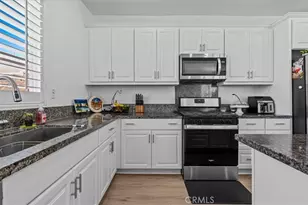 3719 W Vinas Ln, San Bernardino, CA 92407 - Photo 10