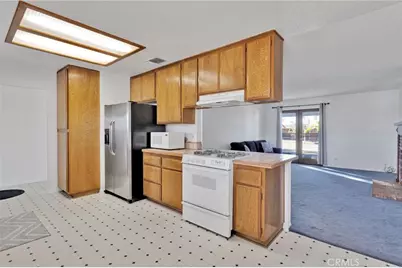 13252 Setancket Road, Apple Valley, CA 92308 - Photo 6