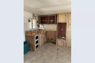 11109 Primrose Road, Adelanto, CA 92301 - Photo 6