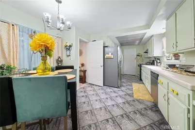 20651 Roscoe Boulevard #L, Winnetka, CA 91306 - Photo 12