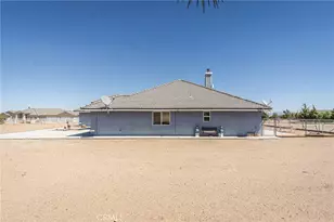 9735 Elsinore Rd, Oak Hills, CA 92344 - Photo 46