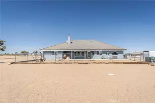 9735 Elsinore Rd, Oak Hills, CA 92344 - Photo 54