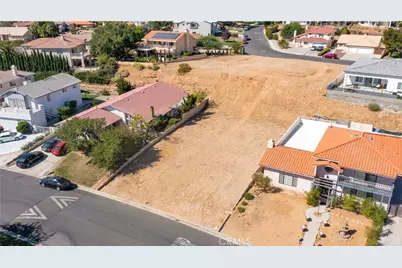 13570 Chinquapin Dr, Victorville, CA 92395 - Photo 4