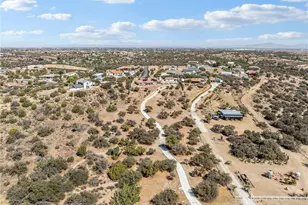 10660 Ranchero, Oak Hills, CA 92344 - Photo 60