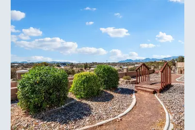 10660 Ranchero, Oak Hills, CA 92344 - Photo 10