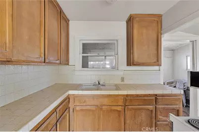 10099 Highland Avenue, Lucerne Valley, CA 92356 - Photo 20