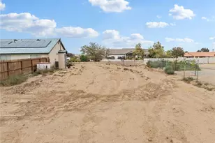 9915 Le Panto, Phelan, CA 92371 - Photo 40