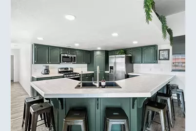 9915 Le Panto, Phelan, CA 92371 - Photo 16