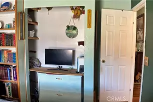 10975 Decker, Oak Hills, CA 92344 - Photo 32