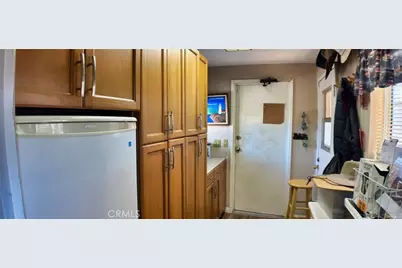 10975 Decker, Oak Hills, CA 92344 - Photo 16