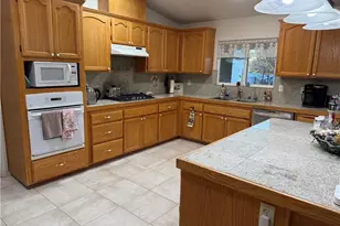 13077 1st Ave, Victorville, CA 92395 - Photo 8