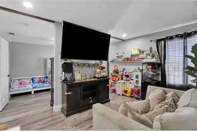 11546 Oakwood Avenue, Hesperia, CA 92345 - Photo 30