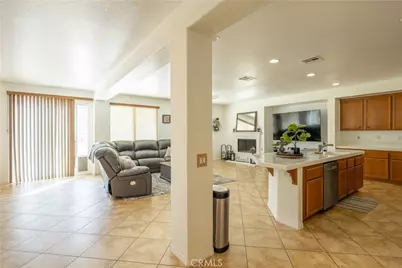 13295 Hollister, Hesperia, CA 92344 - Photo 8