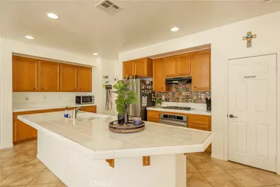 13295 Hollister, Hesperia, CA 92344 - Photo 14