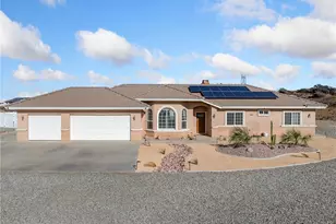 7925 Anaconda, Oak Hills, CA 92344 - Photo 4