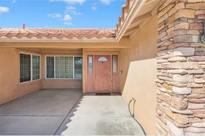11158 Pinon, Hesperia, CA 92345 - Photo 2