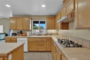 11158 Pinon, Hesperia, CA 92345 - Photo 12