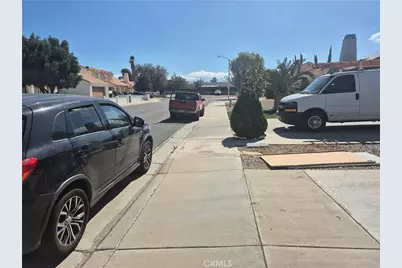 37933 Calcedony, Palmdale, CA 93552 - Photo 4