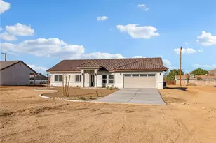 15605 Dale Evans Pkwy, Apple Valley, CA 92307 - Photo 4