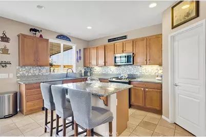 16732 Desert Lily Street, Victorville, CA 92394 - Photo 12