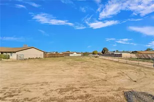 22186 Pahute, Apple Valley, CA 92308 - Photo 30