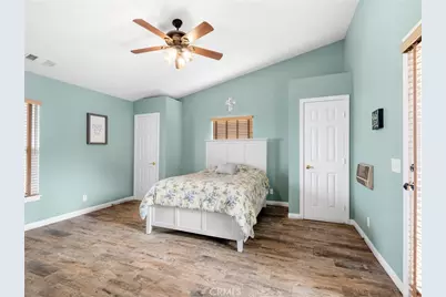 10160 Pineview Road, Pinon Hills, CA 92372 - Photo 16