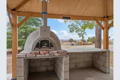10160 Pineview Road, Pinon Hills, CA 92372 - Photo 32