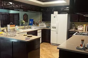 18107 Pier Dr, Victorville, CA 92395 - Photo 10