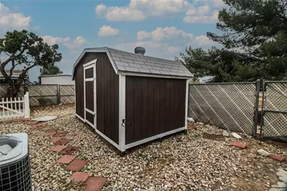 13829 Riviera, Victorville, CA 92395 - Photo 22