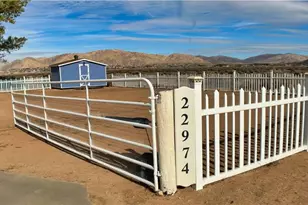 22974 Standing Rock, Apple Valley, CA 92307 - Photo 10