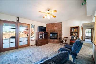 14032 Tioga Street, Oak Hills, CA 92344 - Photo 6