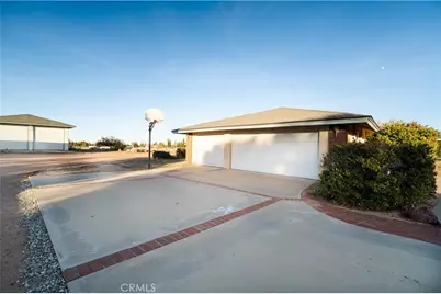14032 Tioga Street, Oak Hills, CA 92344 - Photo 30