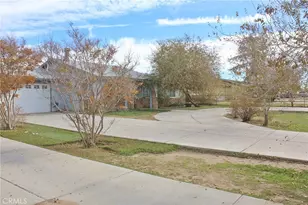 10753 Pinon Ave, Hesperia, CA 92345 - Photo 2