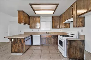 12851 Desert Creek, Victorville, CA 92395 - Photo 14