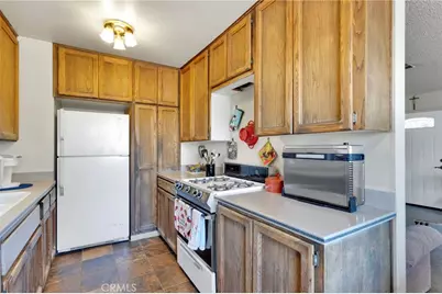 11121 Oakwood, Hesperia, CA 92345 - Photo 14