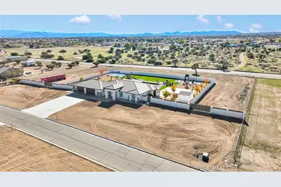 9817 Silver Palm, Oak Hills, CA 92344 - Photo 74