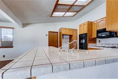 14076 Wawona Road, Apple Valley, CA 92307 - Photo 12
