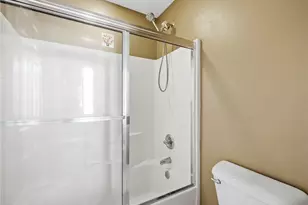 13802 Goldfinch Ct, Victorville, CA 92394 - Photo 32