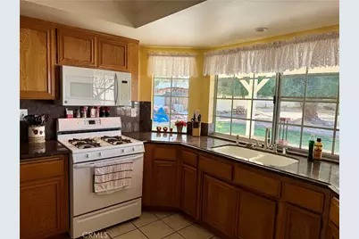 14372 Woodland Drive, Victorville, CA 92395 - Photo 14