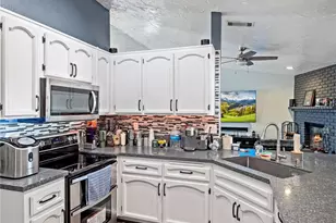 13826 Wawona, Apple Valley, CA 92307 - Photo 8